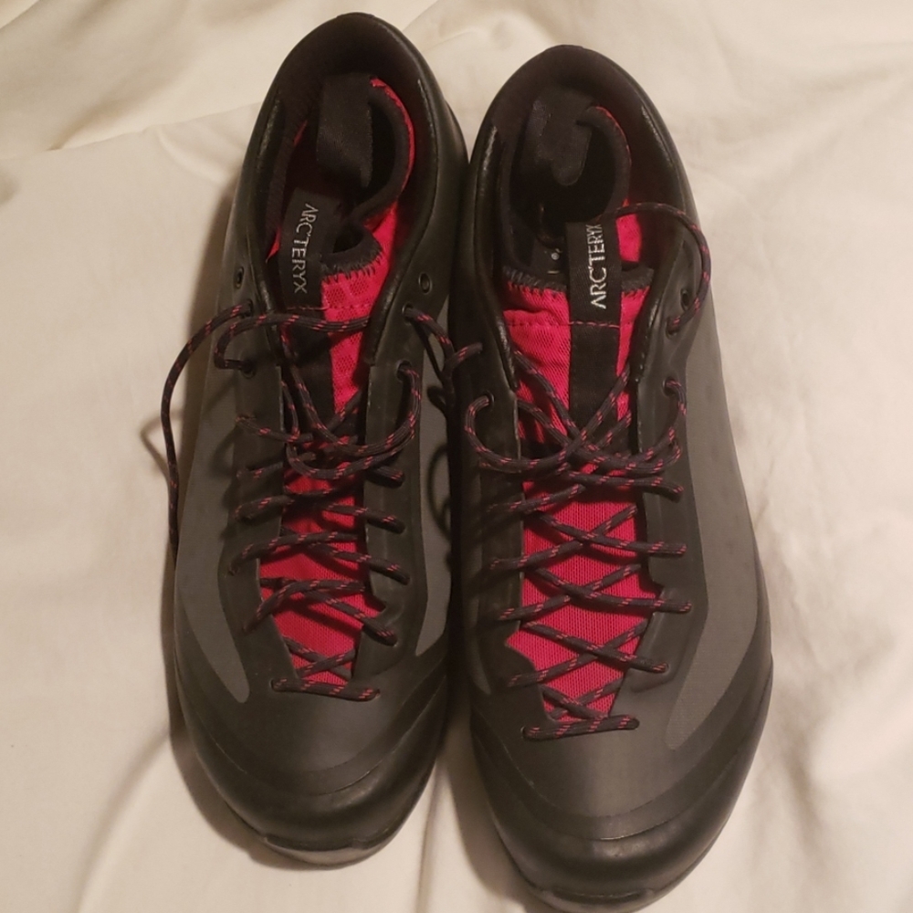 Arc'teryx ACRUX FL GTX approach hiking shoes